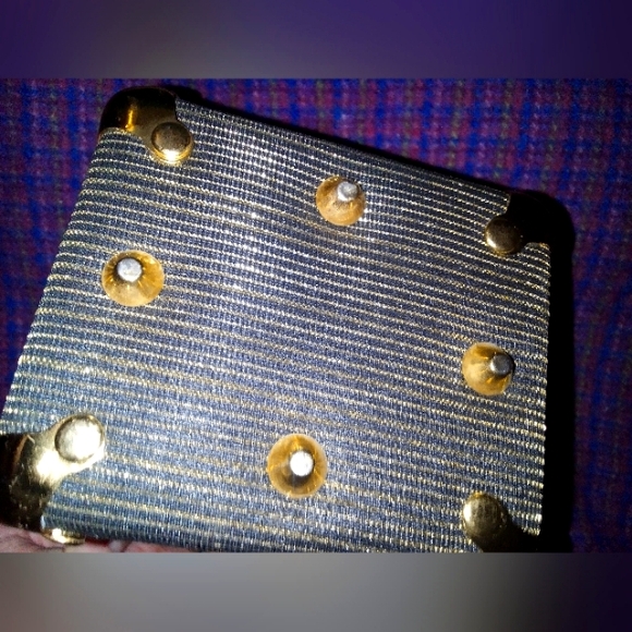 Adorable square clutch purse with shoulder strap. Interesting goldlined fabric - Picture 13 of 16